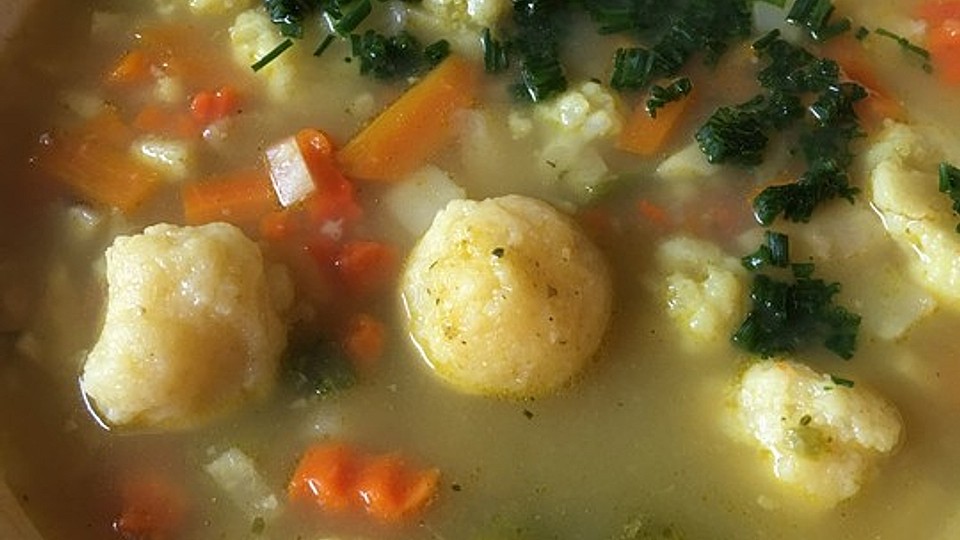 Grießklößchen Suppe von Oma Mette