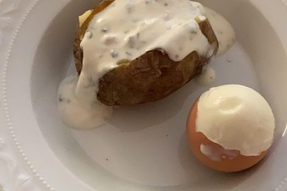 Backkartoffeln mit Frühlingsquark