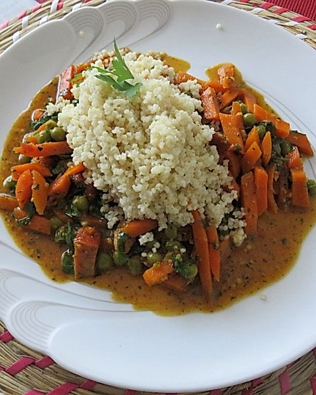 Reis - Gemüse - Pfanne mit Frischkäse - Tomatensauce