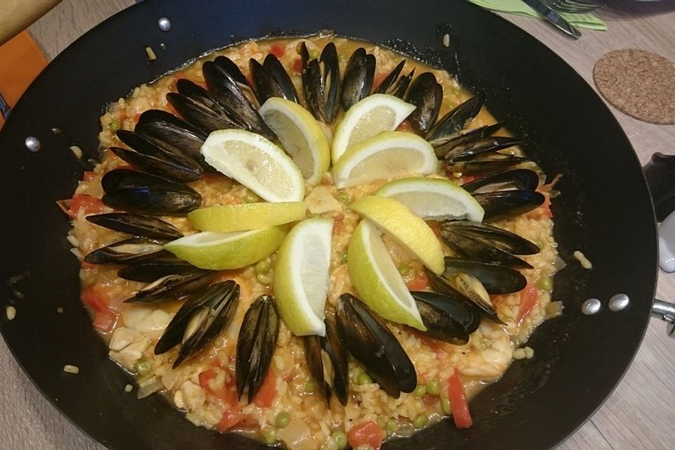 Rafis Fisch Paella