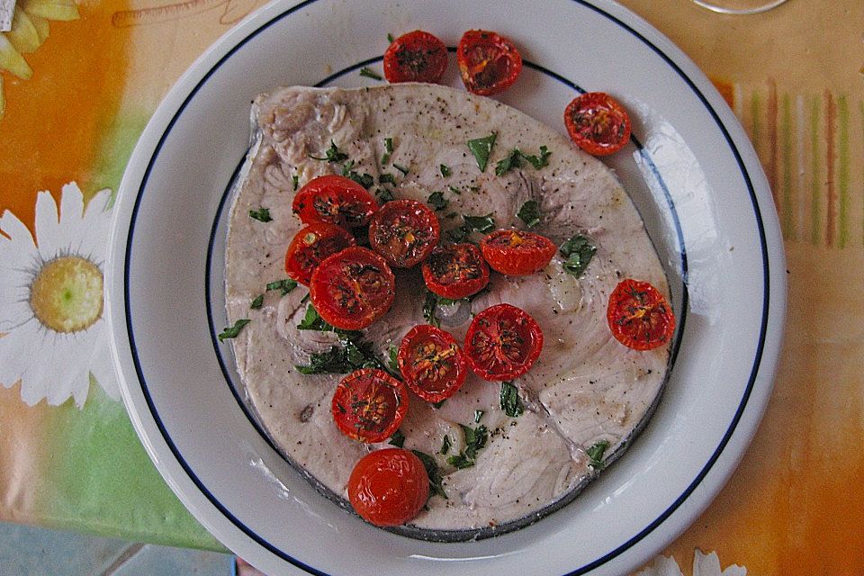 Schwertfisch vom Grill mit kandierten Tomaten