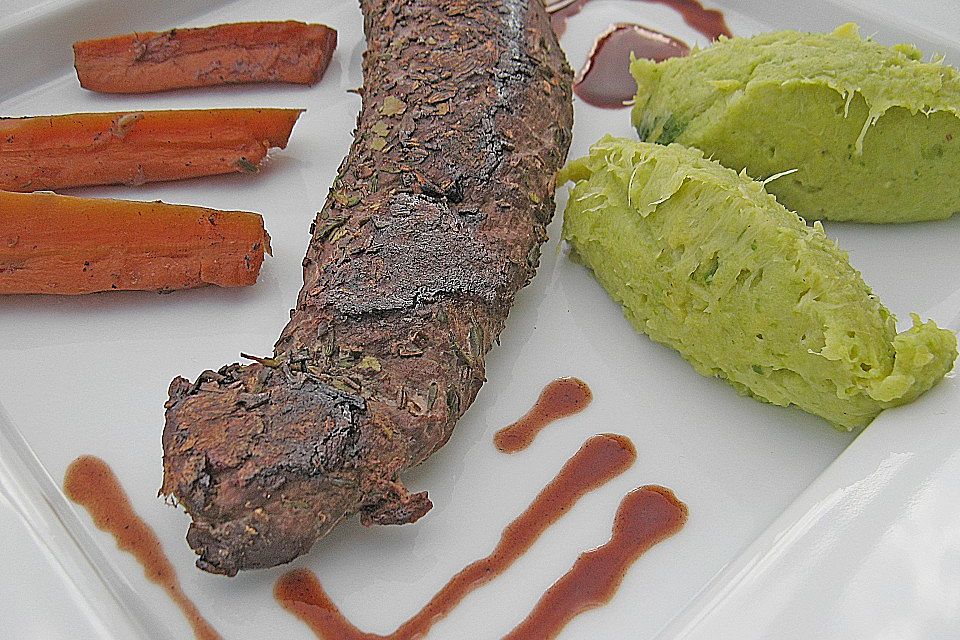 Wildhasenrücken mit Rotwein - Orangen Reduktion