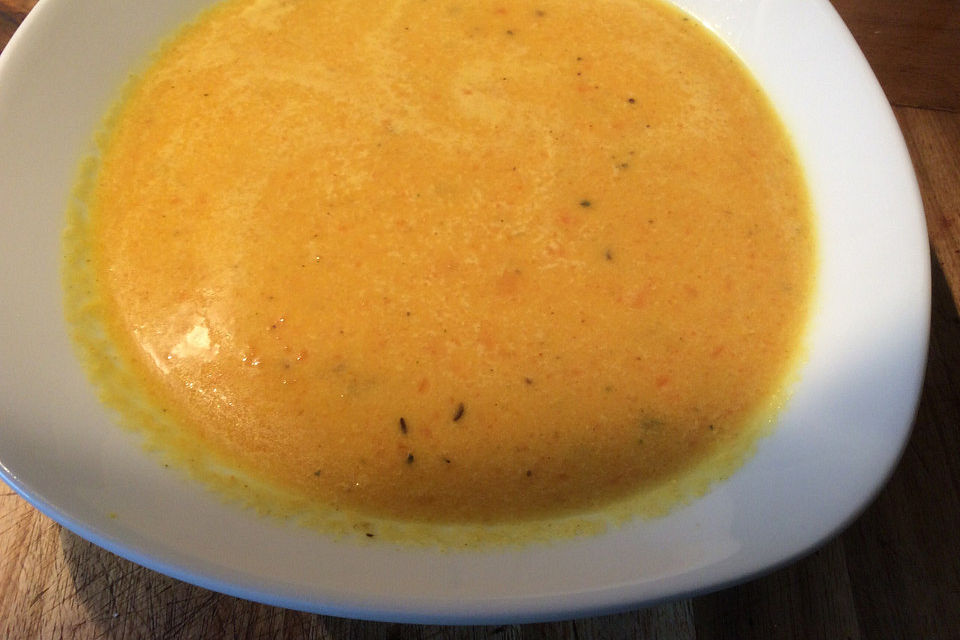 Möhren-Linsen-Suppe auf karibische Art