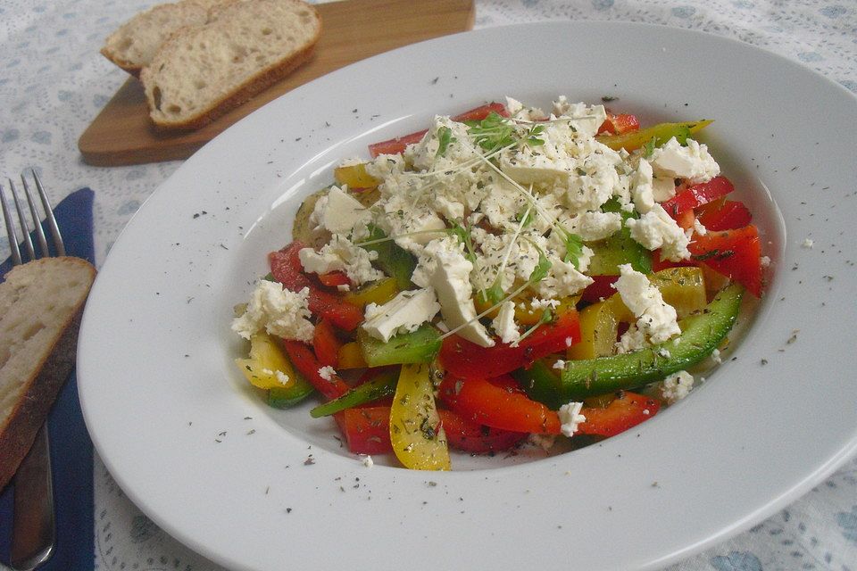 Paprika - Schafskäse - Salat