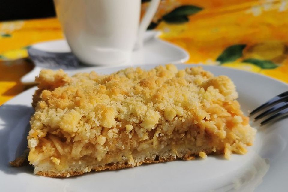 Apfelkuchen mit Streuseln vom Blech