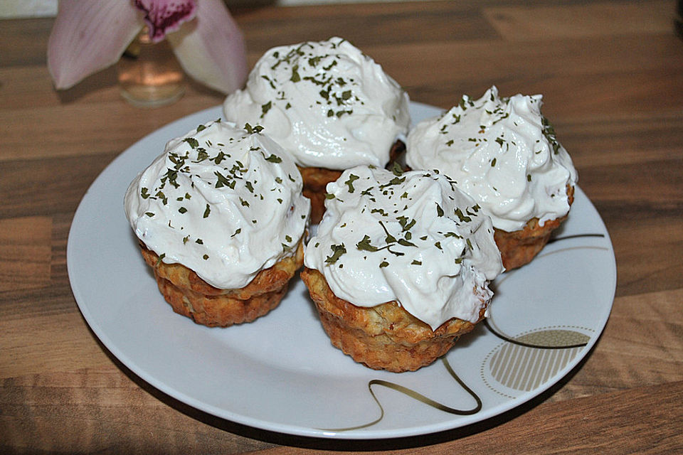 Schinken - Kräuter - Cupcakes mit Quark - Topping