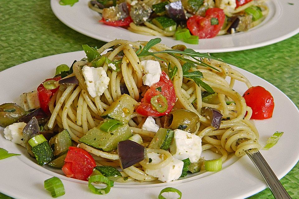 Bibis sommerlicher Spaghetti-Gemüse-Salat