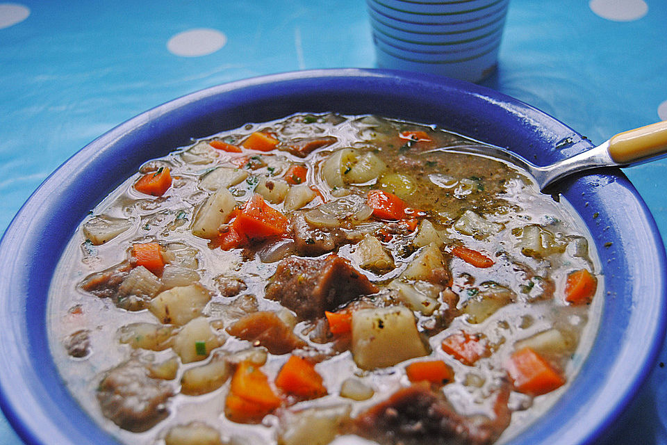 Pfälzer Brotsuppe mit Leberwurst