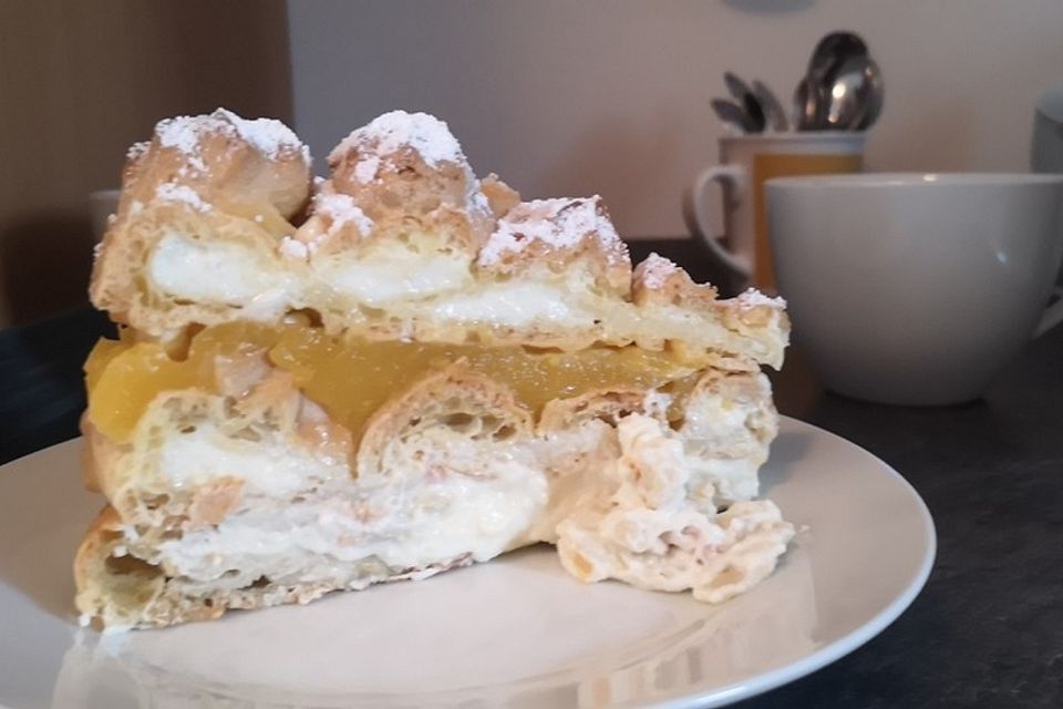 Klassische Käsesahnetorte