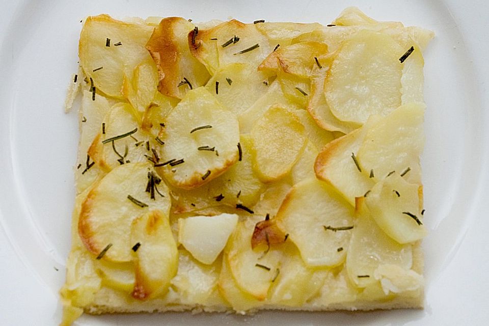 Kartoffelpizza mit Rosmarin