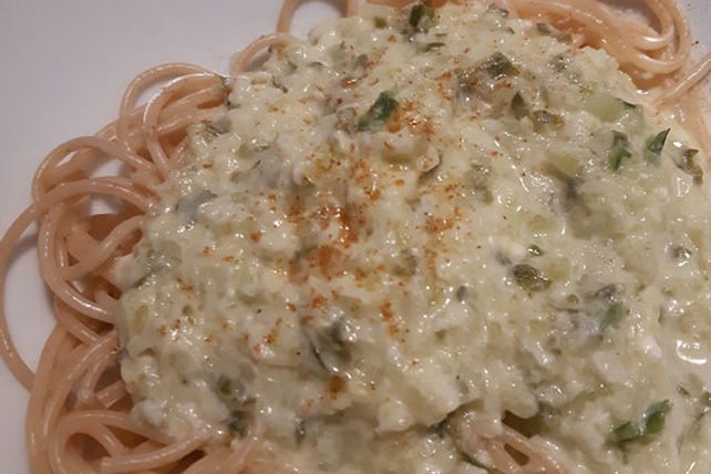 Spaghetti mit Gurken - Käse - Sauce von goldi85| Chefkoch