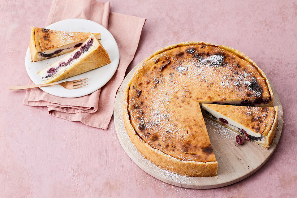 Mohn - Käsekuchen mit Kirschen