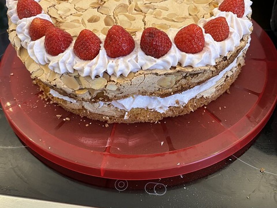 Erdbeertorte mit Baiser von ina1182| Chefkoch