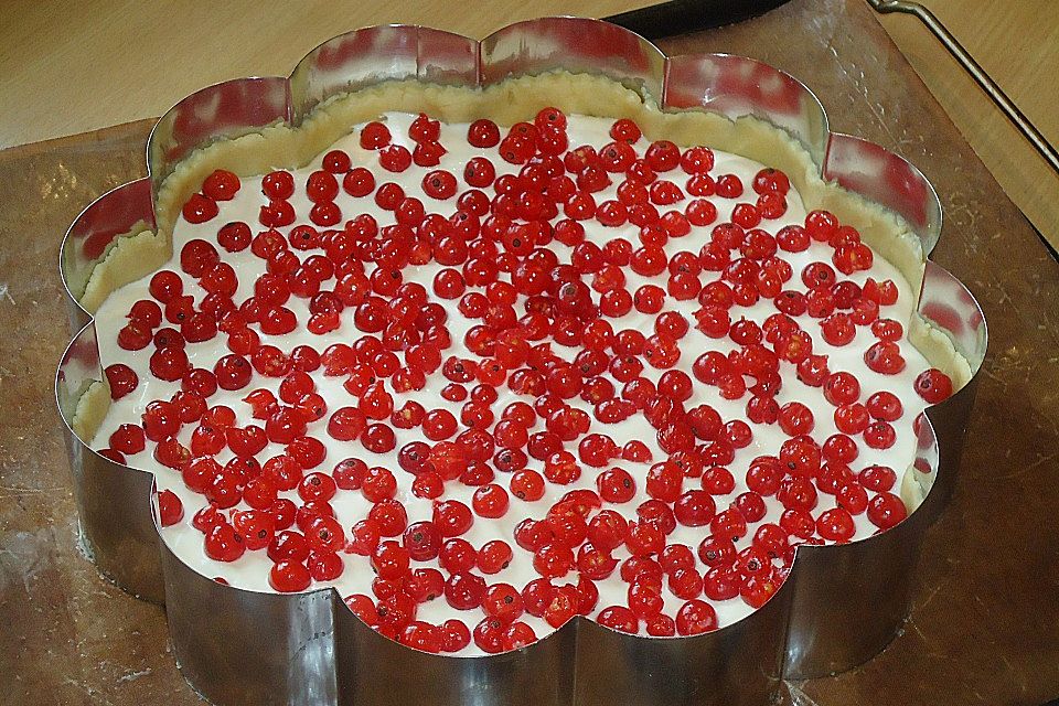 Beeren-Käsekuchen mit Baiserhaube