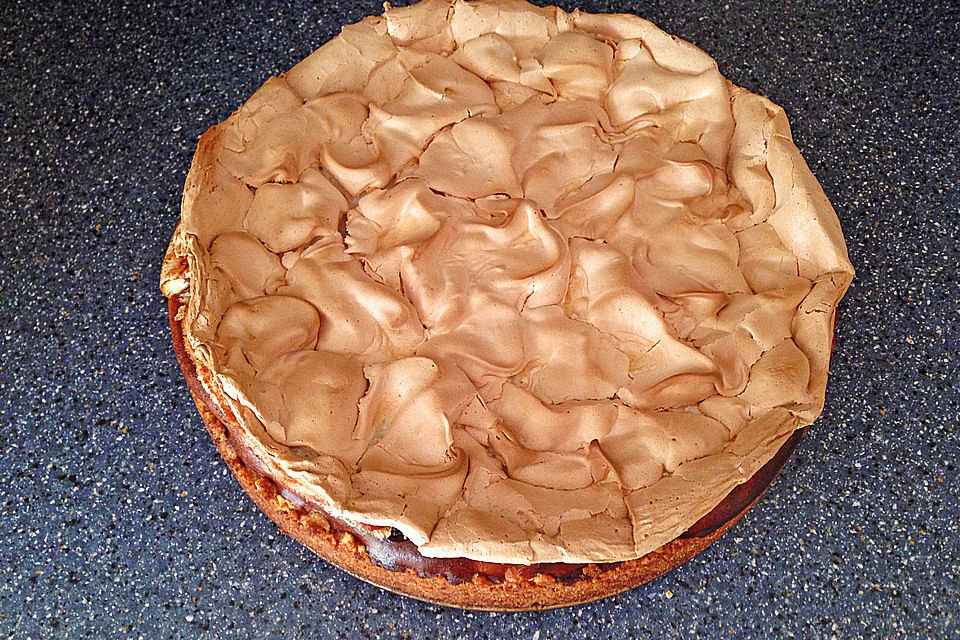 Beeren-Käsekuchen mit Baiserhaube