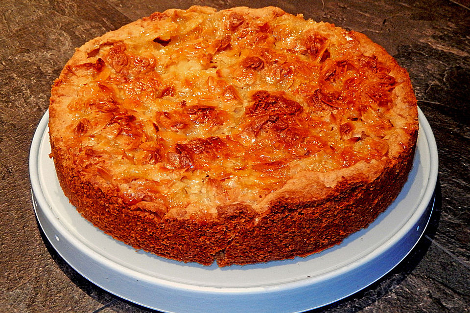 Apfelkuchen mit knuspriger Mandeldecke