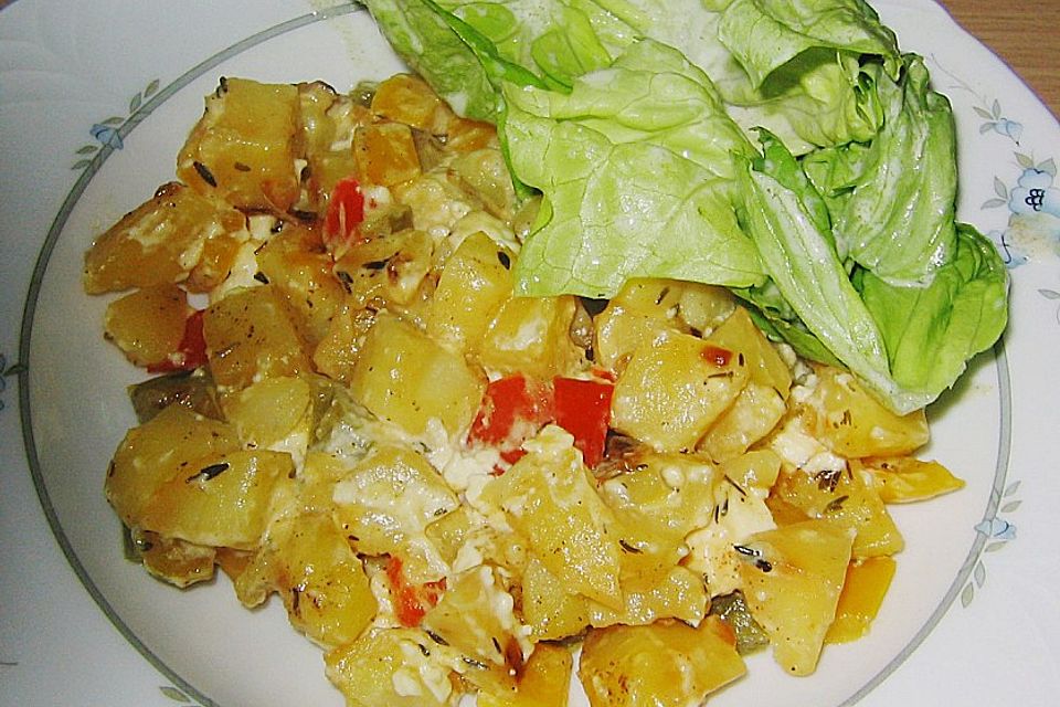 Kartoffelpfanne mit Paprika und Schafskäse