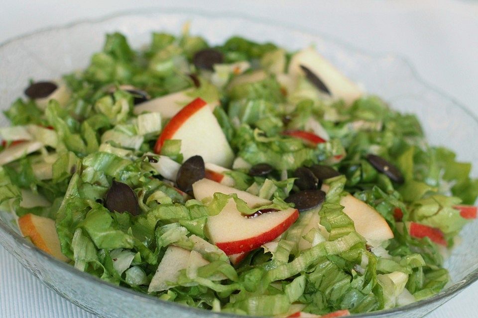 Endiviensalat mit Apfel