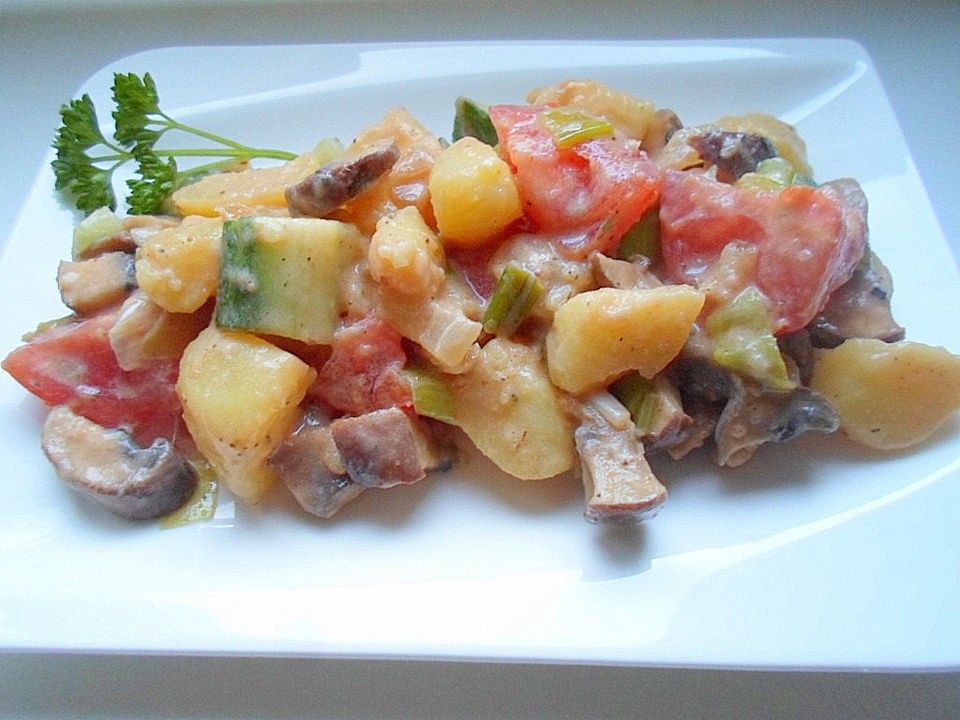 Kartoffelsalat mit Zwiebeln und Champignons von bearban| Chefkoch