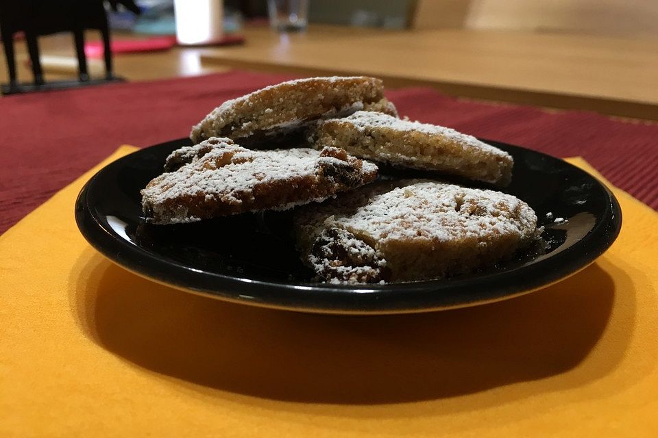 Zimtplätzchen mit Rumrosinen