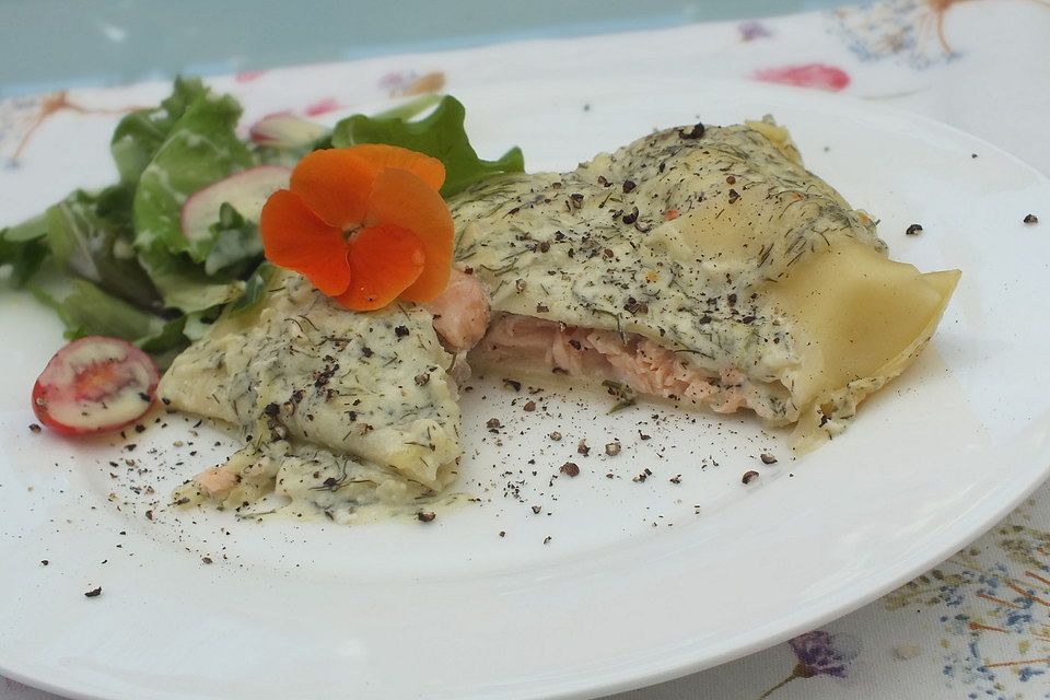 Lachsforellen - Lasagne mit Dillcreme