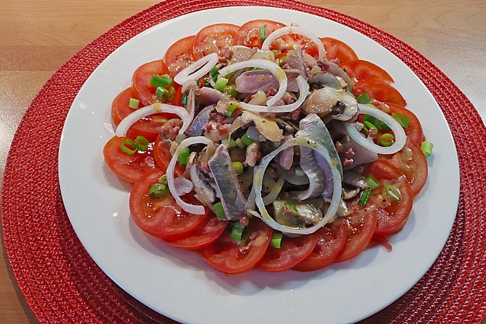 Räuchermatjes im Tomatensalat