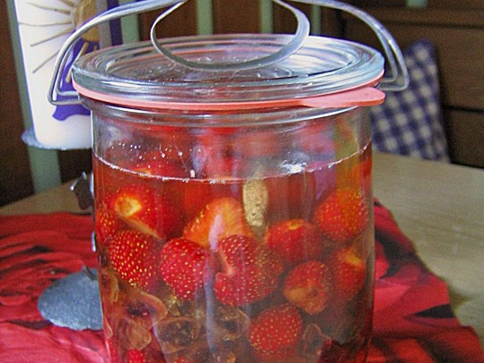 Erdbeerlikör mit Gewürzen von kleinehobbits| Chefkoch