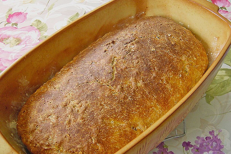 Bräterbrot mit Vollkornmehl und Haferflocken Bräterbrot mit Vollkornmehl und Haferflocken