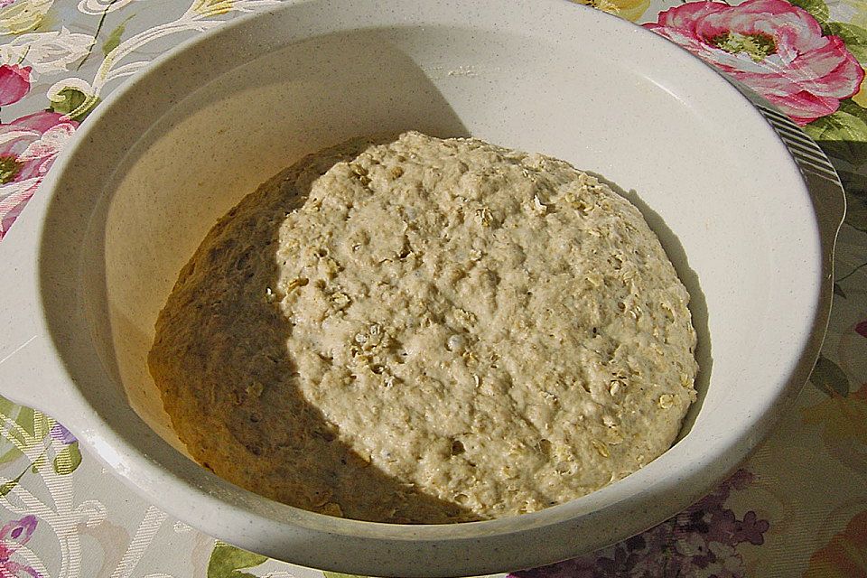 Bräterbrot mit Vollkornmehl und Haferflocken Bräterbrot mit Vollkornmehl und Haferflocken