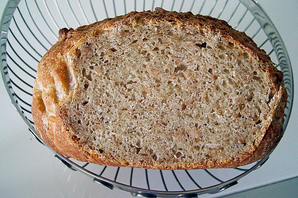 Bräterbrot mit Vollkornmehl und Haferflocken Bräterbrot mit Vollkornmehl und Haferflocken