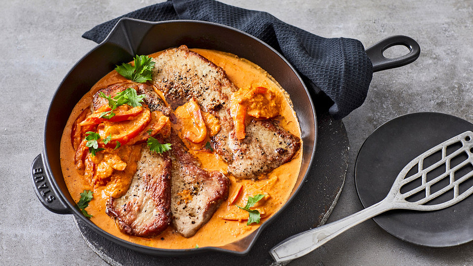 Schnitzel-in-Paprika-Rahmsauce