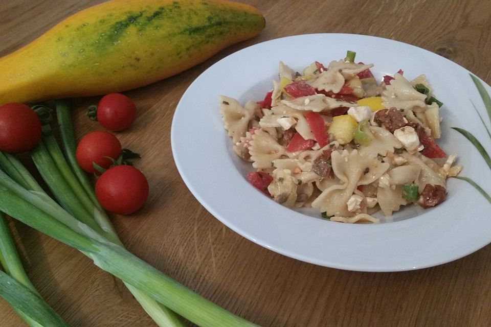 Sommerlicher Nudelsalat