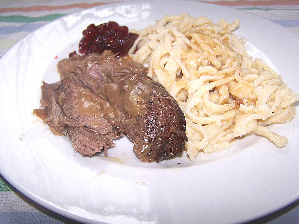 Rehbraten mit Spätzle und Preiselbeersauce von sz1966| Chefkoch