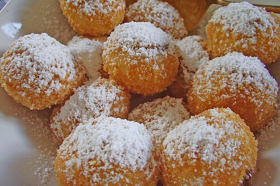 Obstknödel mit Topfenteig