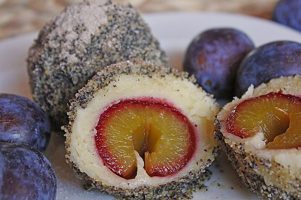 Obstknödel mit Topfenteig