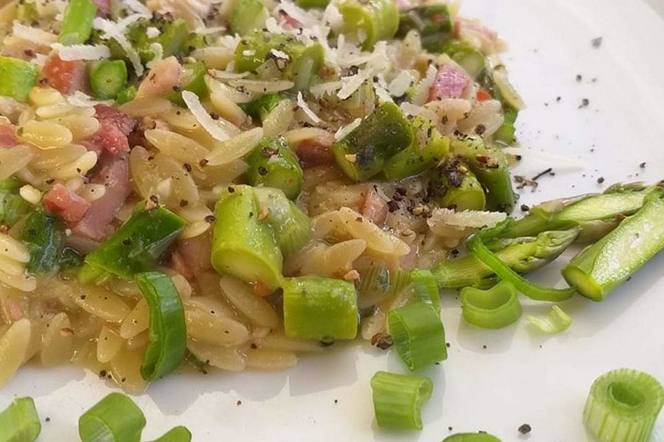 Pastasotto mit Spargel und Schinken