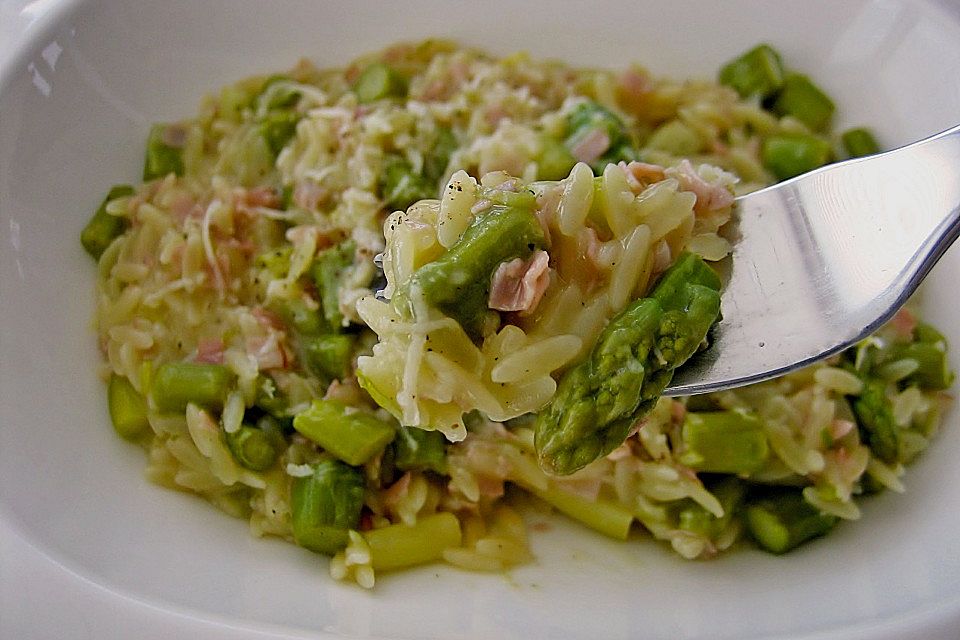 Pastasotto mit Spargel und Schinken