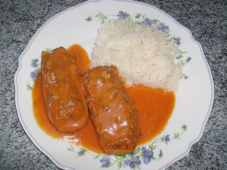 Gefüllte Zucchini mit Hackfleisch in Tomatensauce von Botaniker| Chefkoch