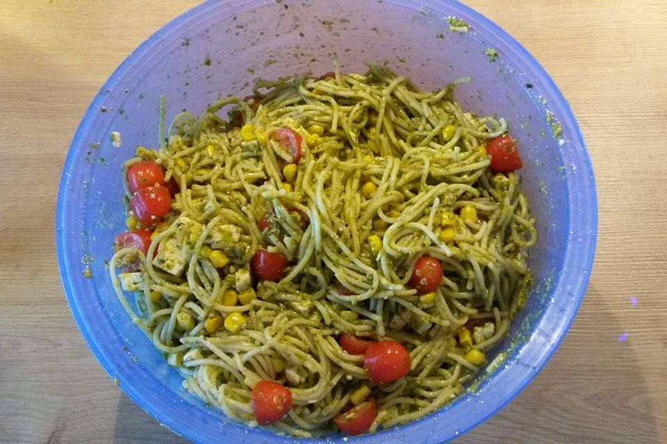 Nudelsalat mit Pesto alla Genovese