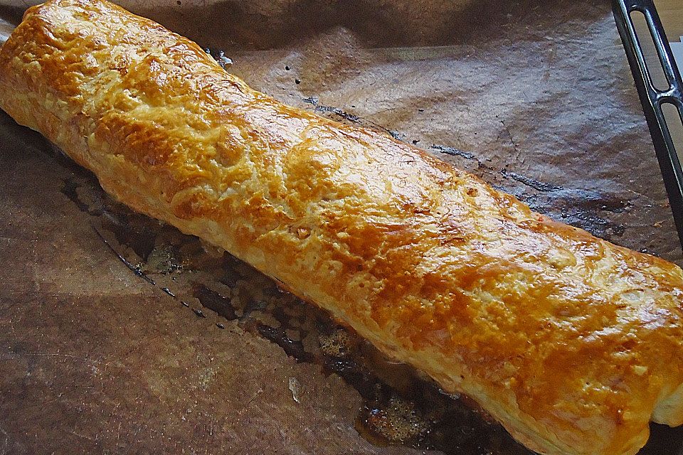 Strudel mit Salsiccia und Ricotta