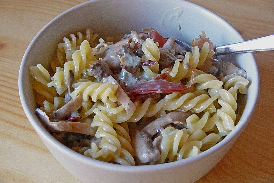 Gnocchi in Sahnesoße mit frischen Kräutern