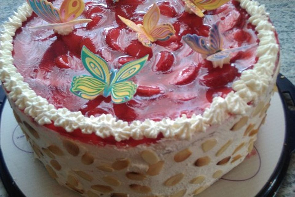 Erdbeertorte mit Frischkäse-Joghurt-Creme