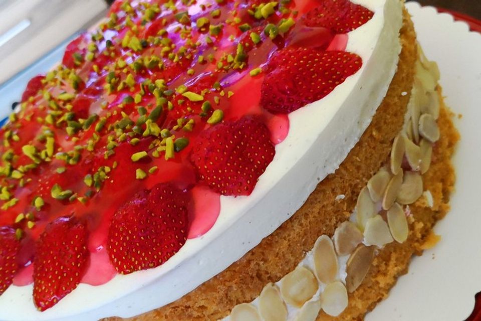 Erdbeertorte mit Frischkäse-Joghurt-Creme