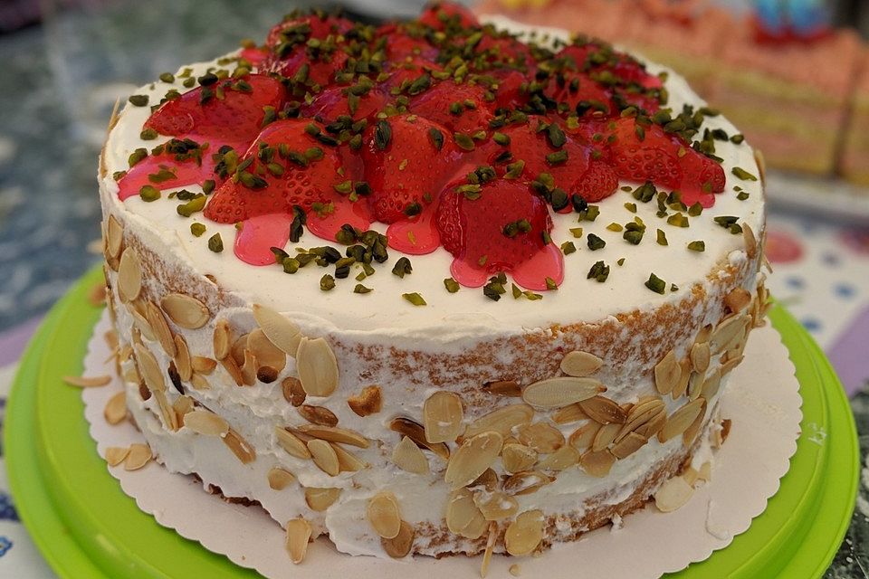 Erdbeertorte mit Frischkäse-Joghurt-Creme