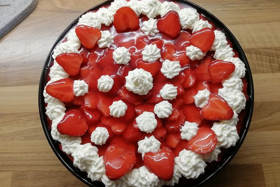 Erdbeertorte mit Frischkäse-Joghurt-Creme