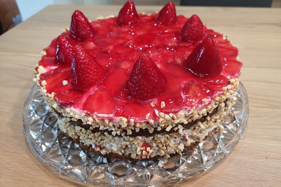 Erdbeertorte mit Frischkäse-Joghurt-Creme