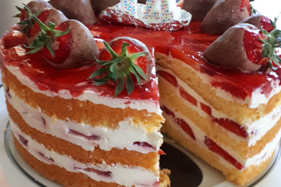 Erdbeertorte mit Frischkäse-Joghurt-Creme
