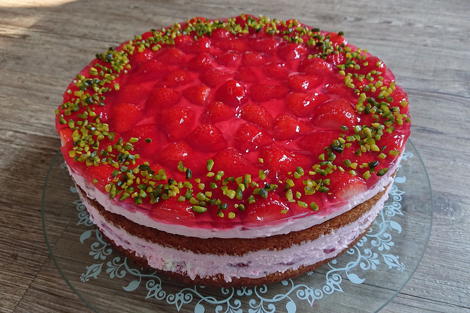 Erdbeertorte mit Frischkäse-Joghurt-Creme