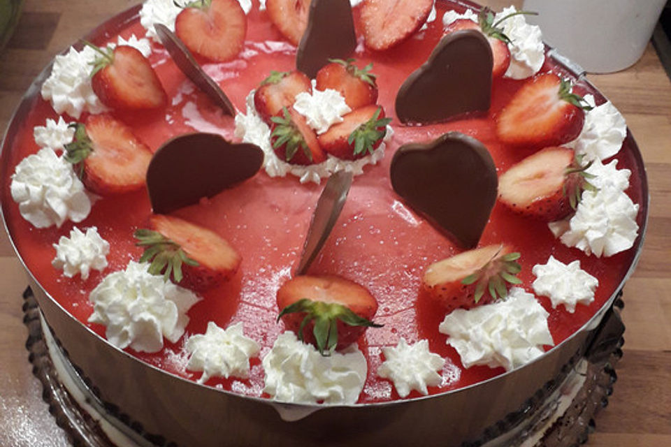 Erdbeertorte mit Frischkäse-Joghurt-Creme