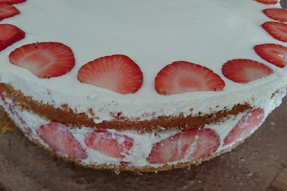 Erdbeertorte mit Frischkäse-Joghurt-Creme